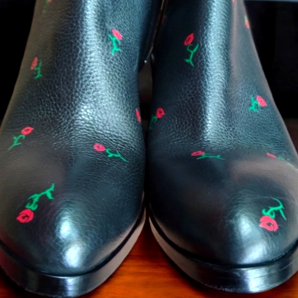 NWT Alexander WANG Gabi Rose Print Black Pebbled Leather Cutout Heel Boots - Picture 4 of 12